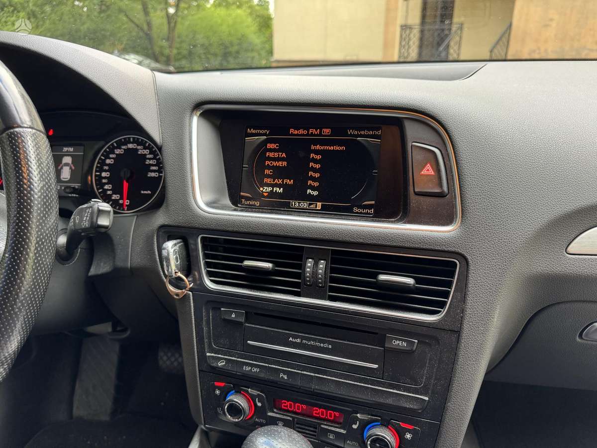 Audi Q5 2009 — photo 11