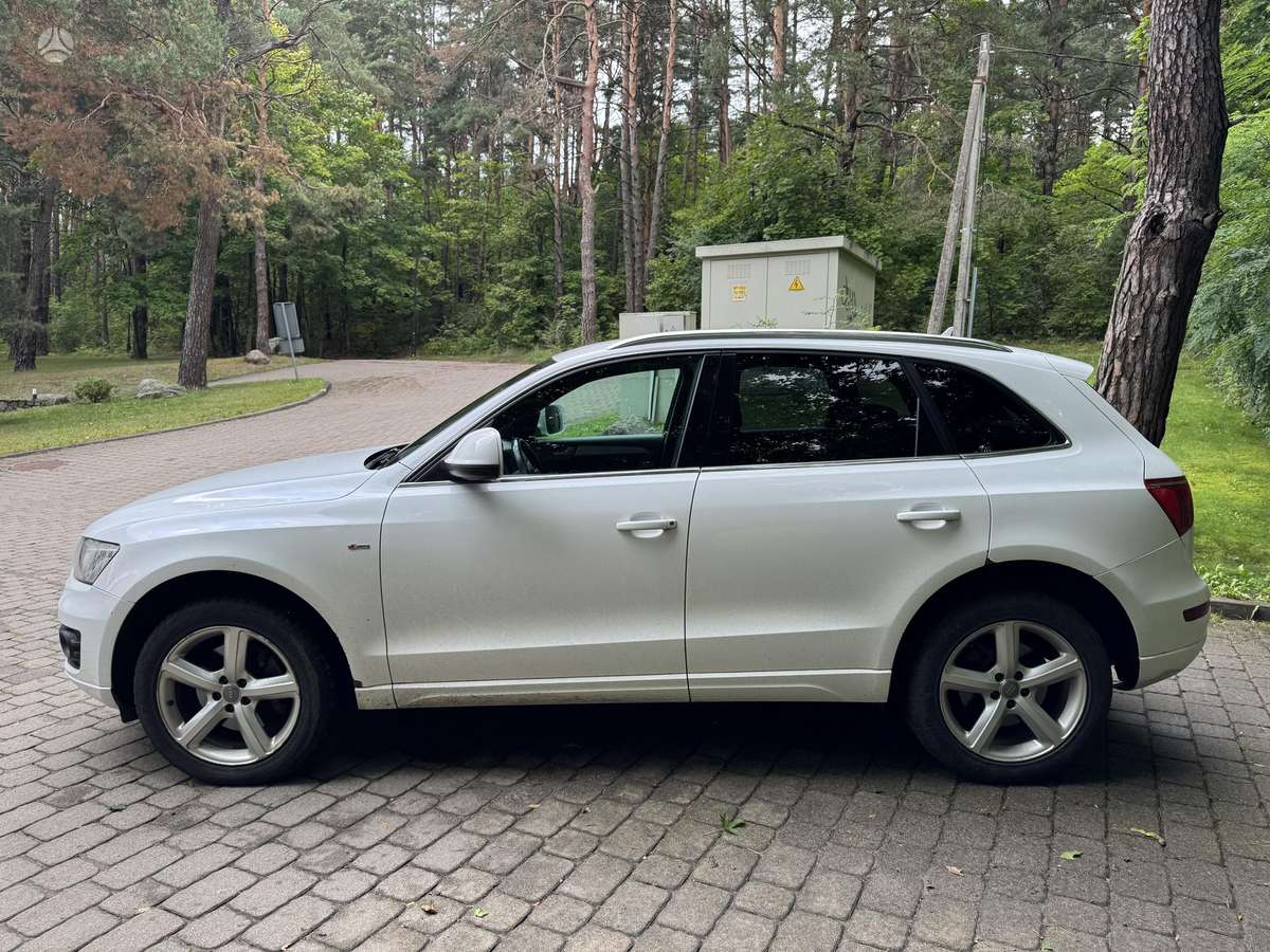 Audi Q5 2009 — engine 2967 cm³, 241 HP (177kW)
