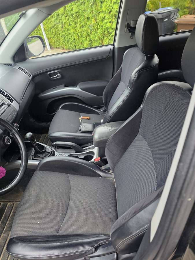 Mitsubishi Outlander 2010 — photo 8