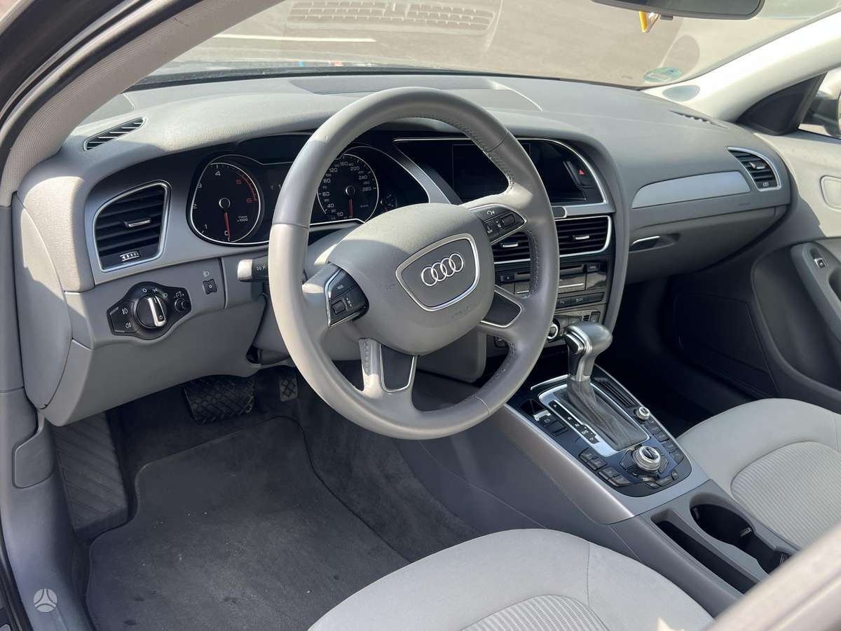 Audi A4 2013 — photo 10