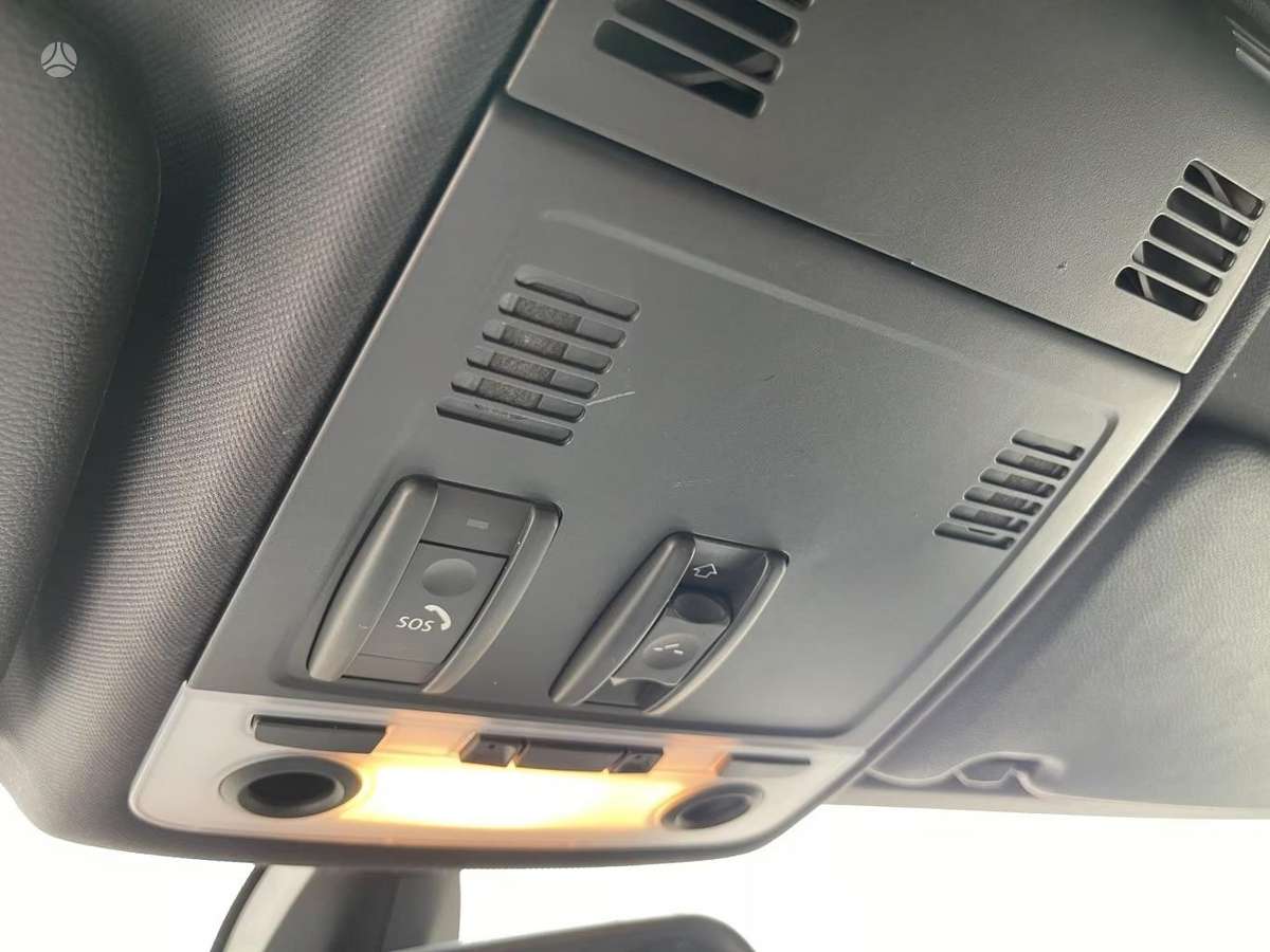 BMW 320 2009 — photo 14