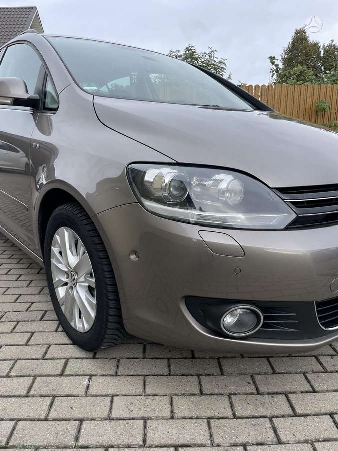 Volkswagen Golf 2013 — rear view