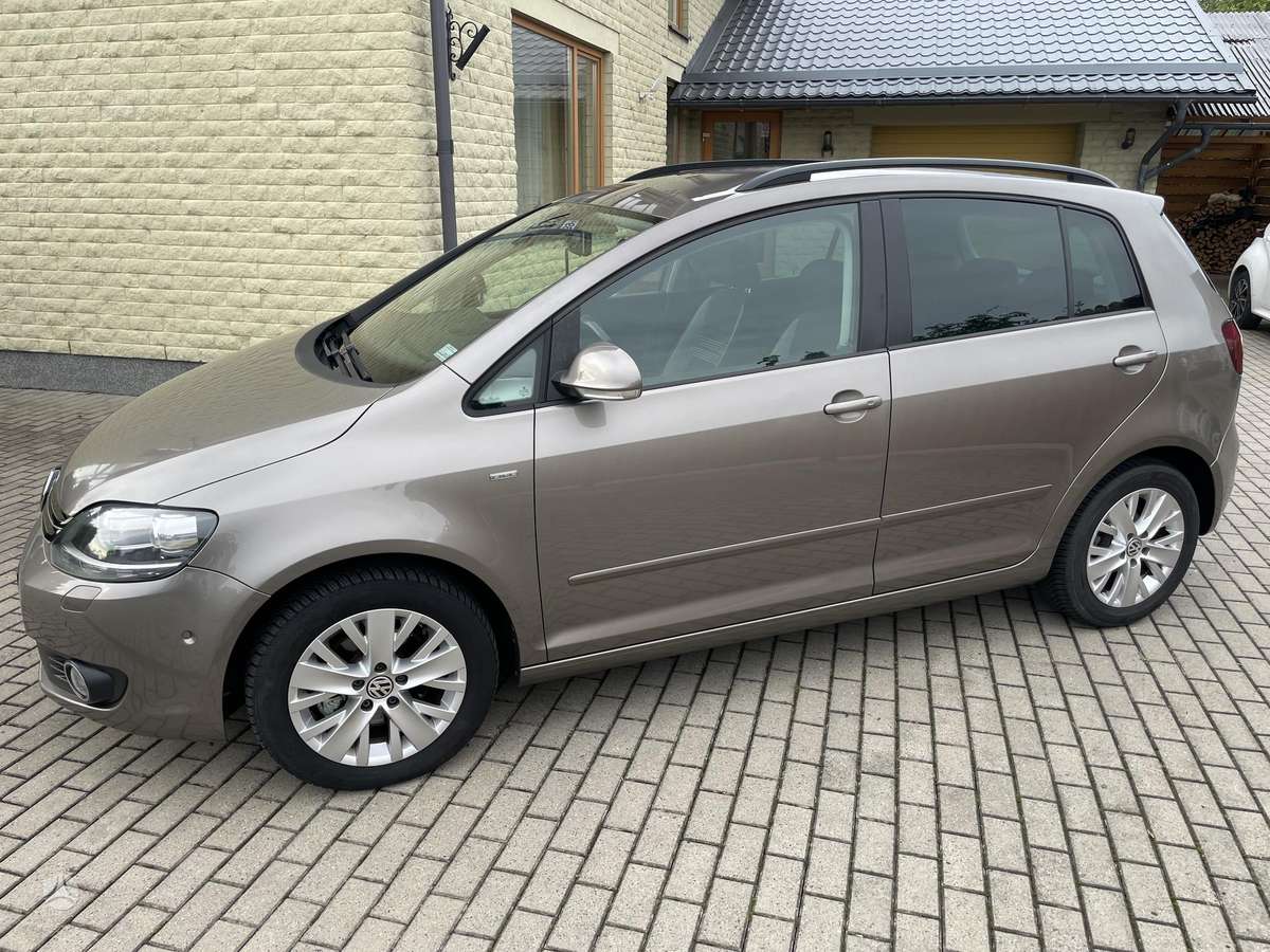 Volkswagen Golf 2013 — engine 1598 cm³, 105 HP (77kW)