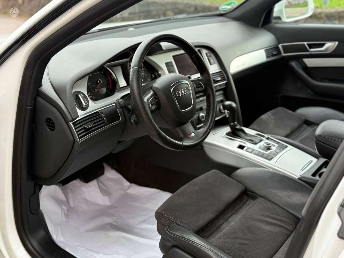 Audi A6 2010 — photo 12