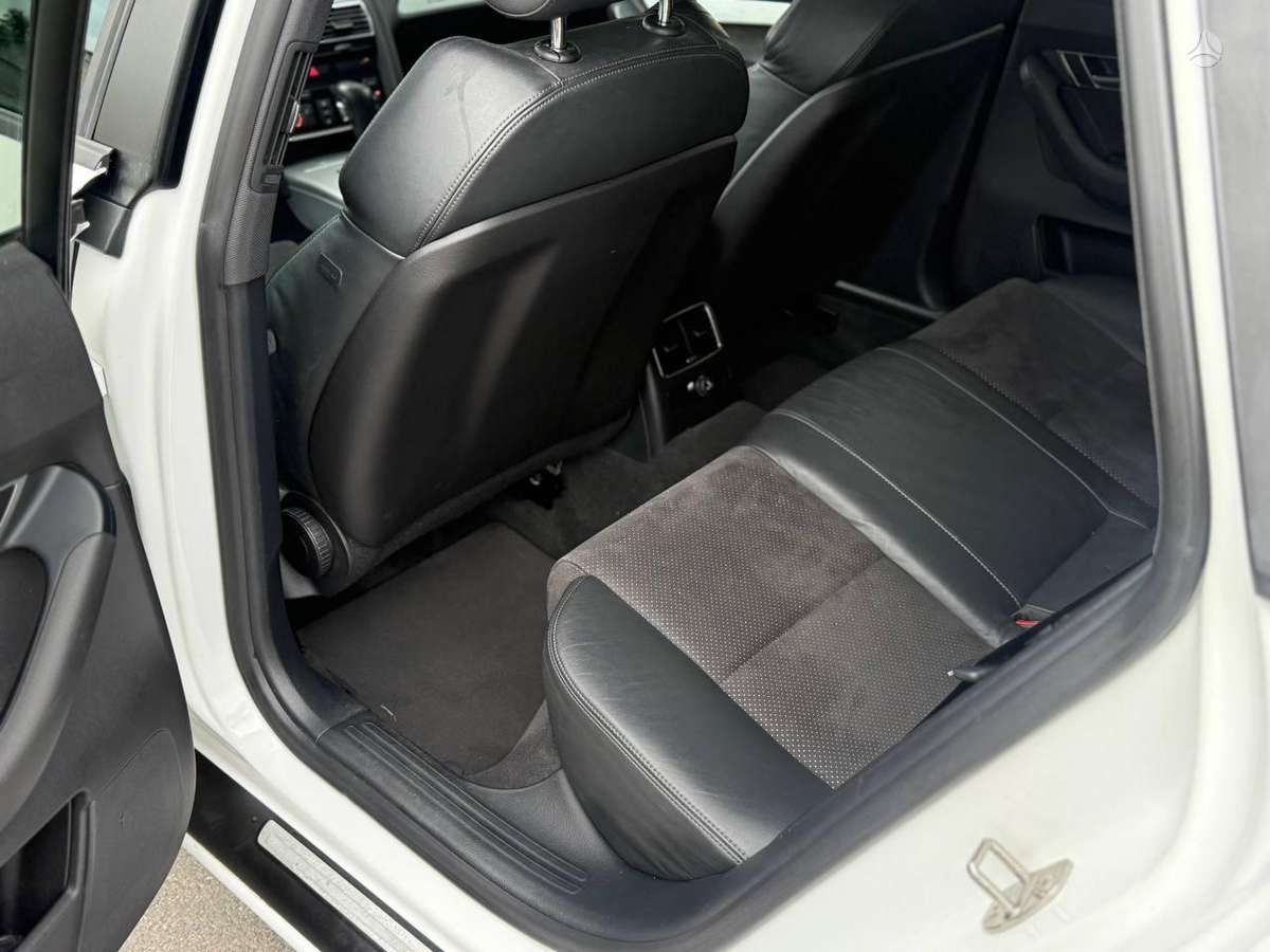 Audi A6 2010 — photo 14