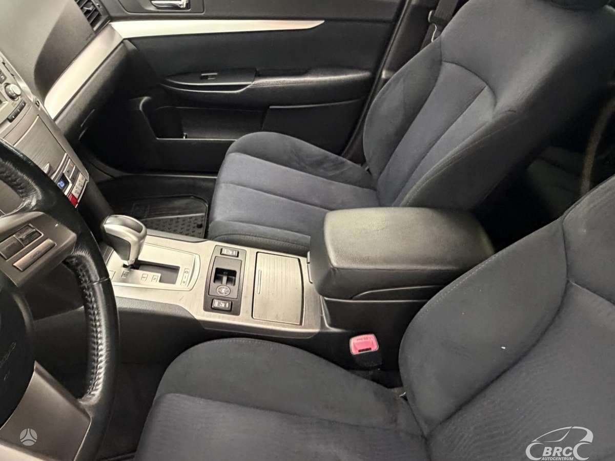 Subaru Outback 2013 — photo 24