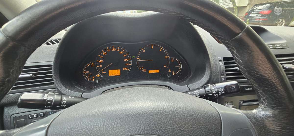 Toyota Avensis 2005 — photo 10