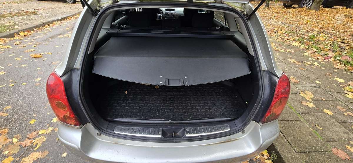 Toyota Avensis 2005 — photo 8