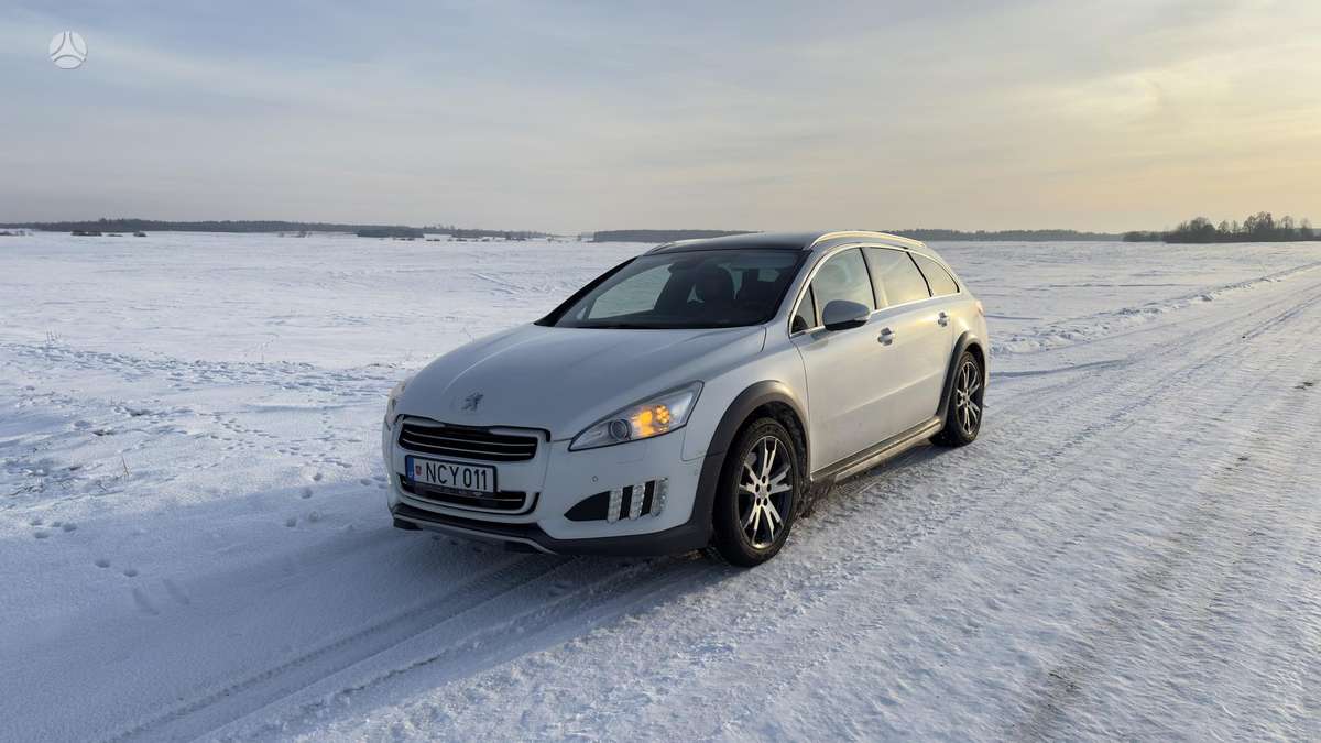 Peugeot 508 2012 — вигляд ззаду