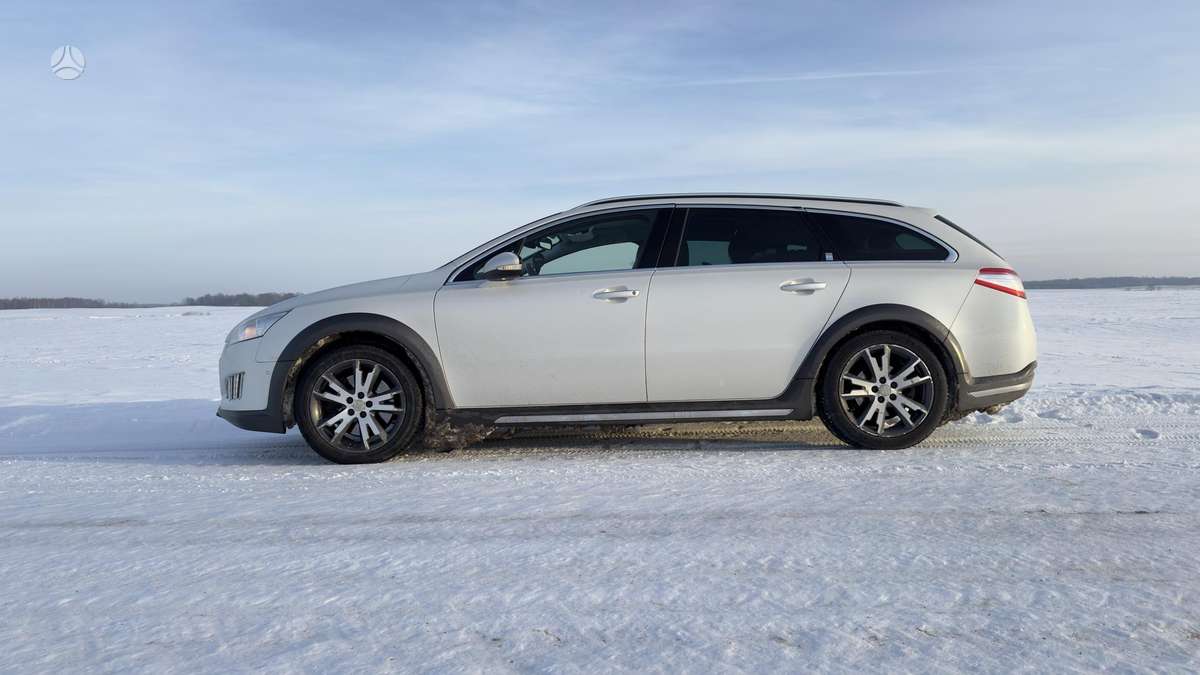 Peugeot 508 2012 — салон