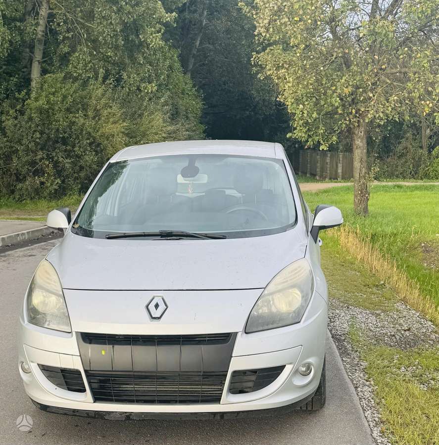 Renault Megane 2009 — rear view
