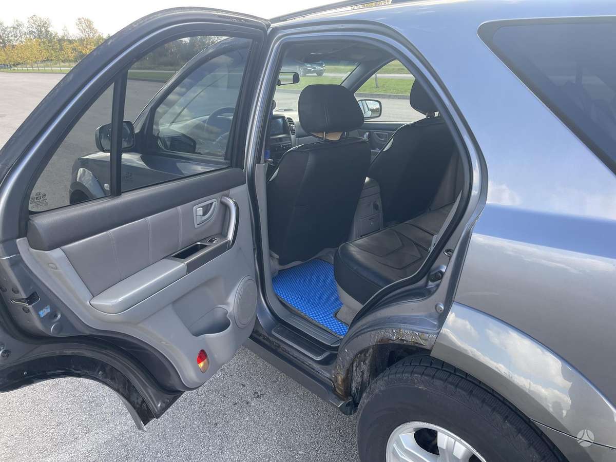 Kia Sorento 2005 — photo 10
