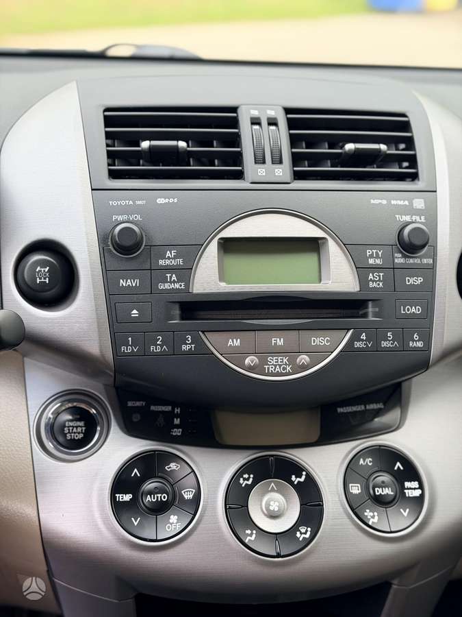 Toyota RAV4 2009 — фото 28