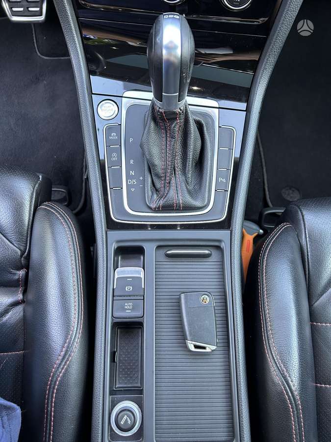 Volkswagen Golf 2015 — photo 10
