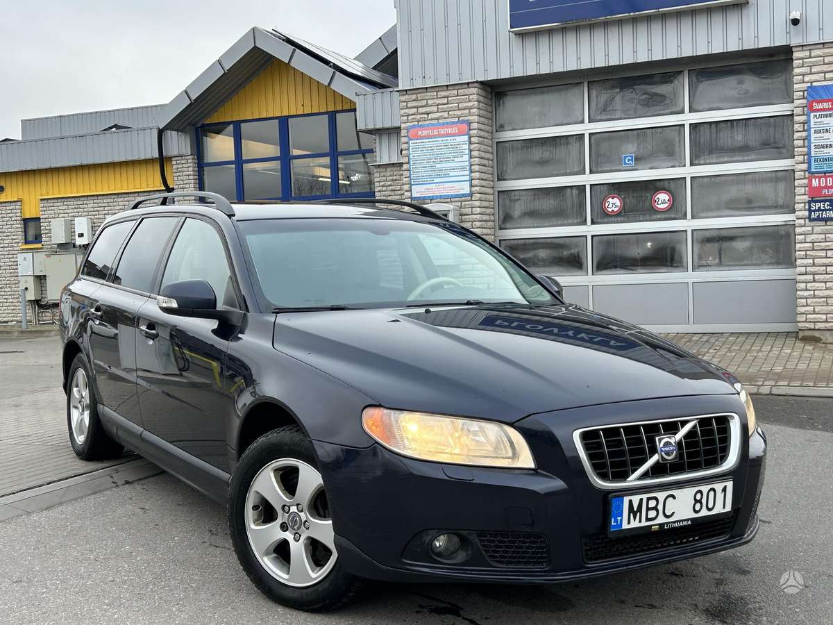 Volvo V70 2007 — вигляд ззаду