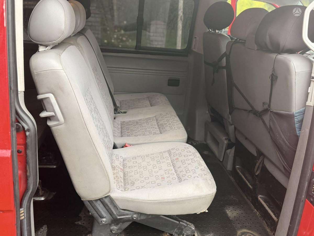 Volkswagen Caravelle 2004 — photo 12