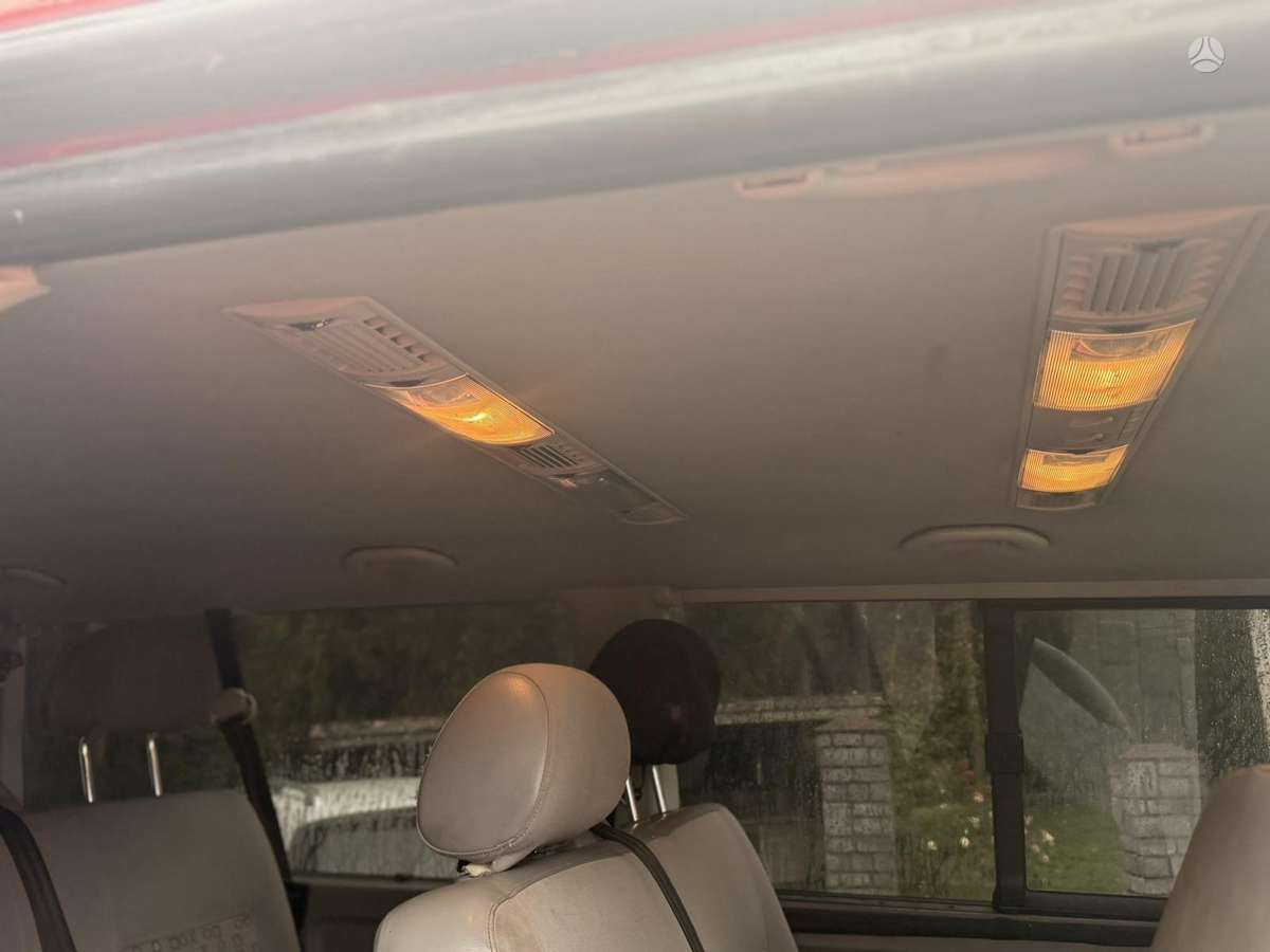 Volkswagen Caravelle 2004 — photo 14