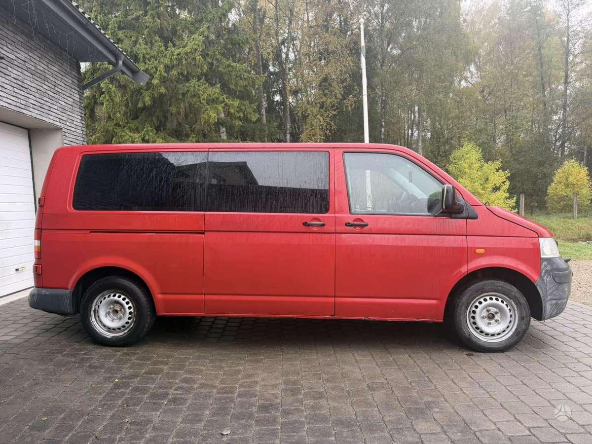 Volkswagen Caravelle 2004 — photo 6