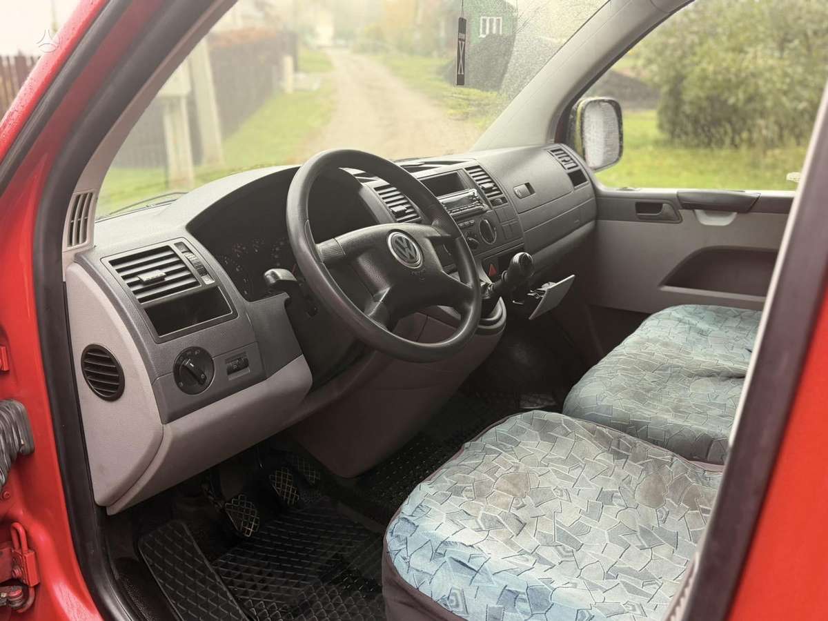 Volkswagen Caravelle 2004 — photo 8