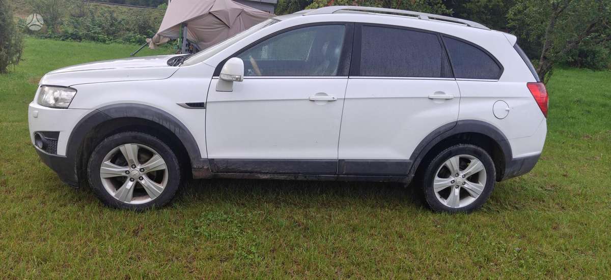Chevrolet Captiva 2011 — салон