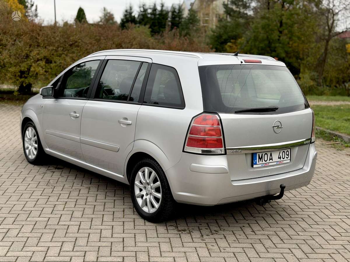 Opel Zafira 2010 — photo 5
