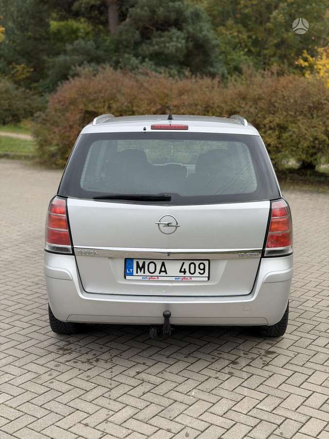 Opel Zafira 2010 — photo 6