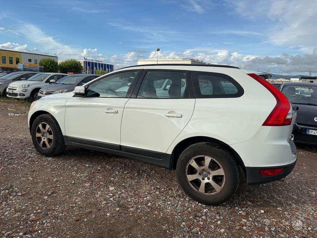 Volvo XC60 2011 — photo 7