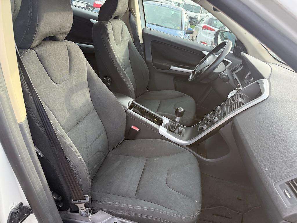 Volvo XC60 2011 — photo 9