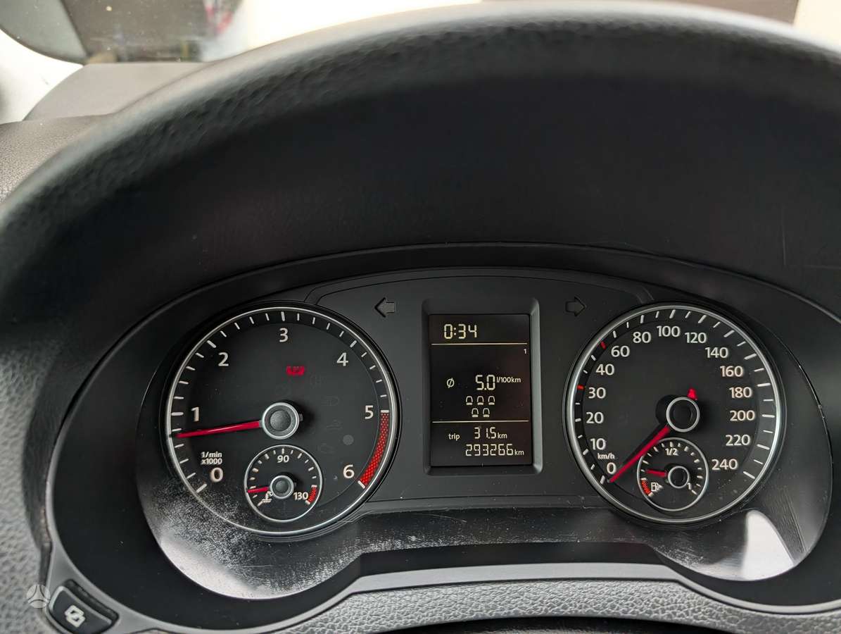 Volkswagen Sharan 2011 — photo 15