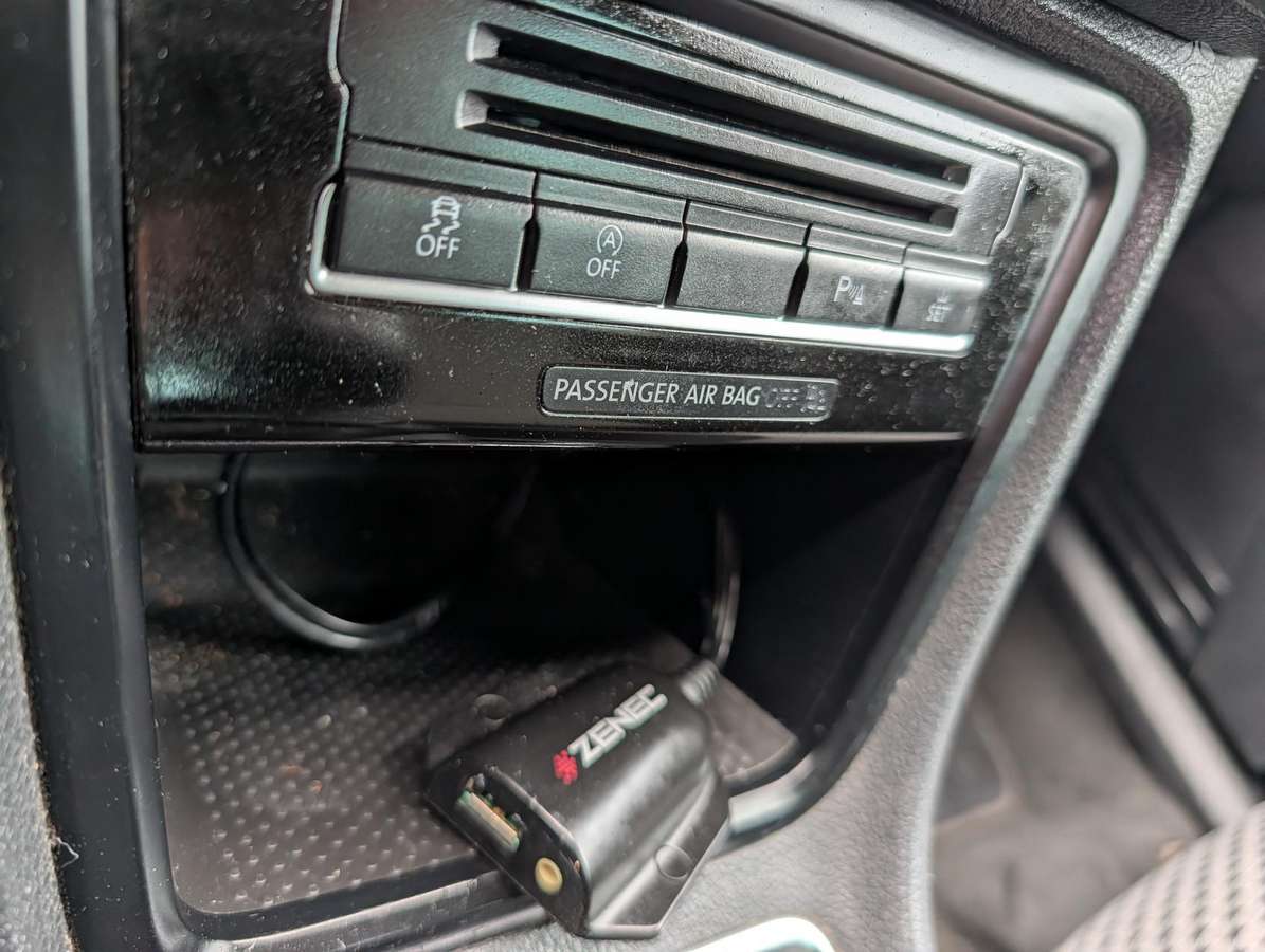 Volkswagen Sharan 2011 — photo 19