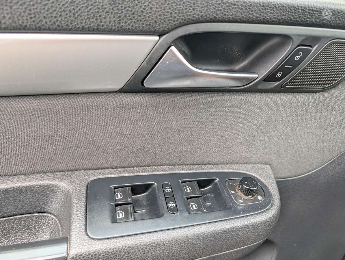 Volkswagen Sharan 2011 — photo 21