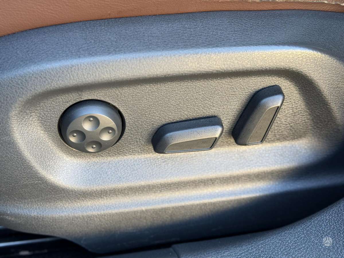 Volkswagen Tiguan 2013 — photo 21