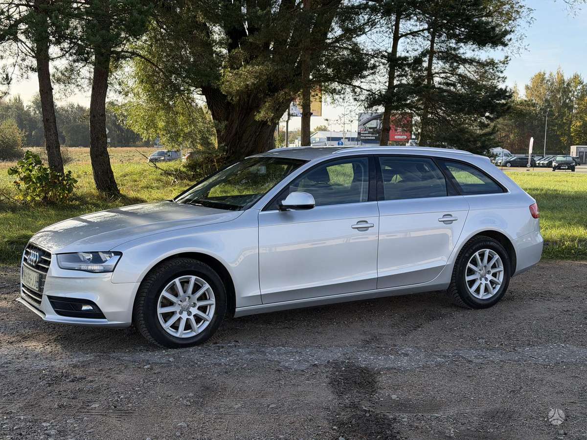 Audi A4 2012 — двигун 1968 cm³, 143 HP (105kW)