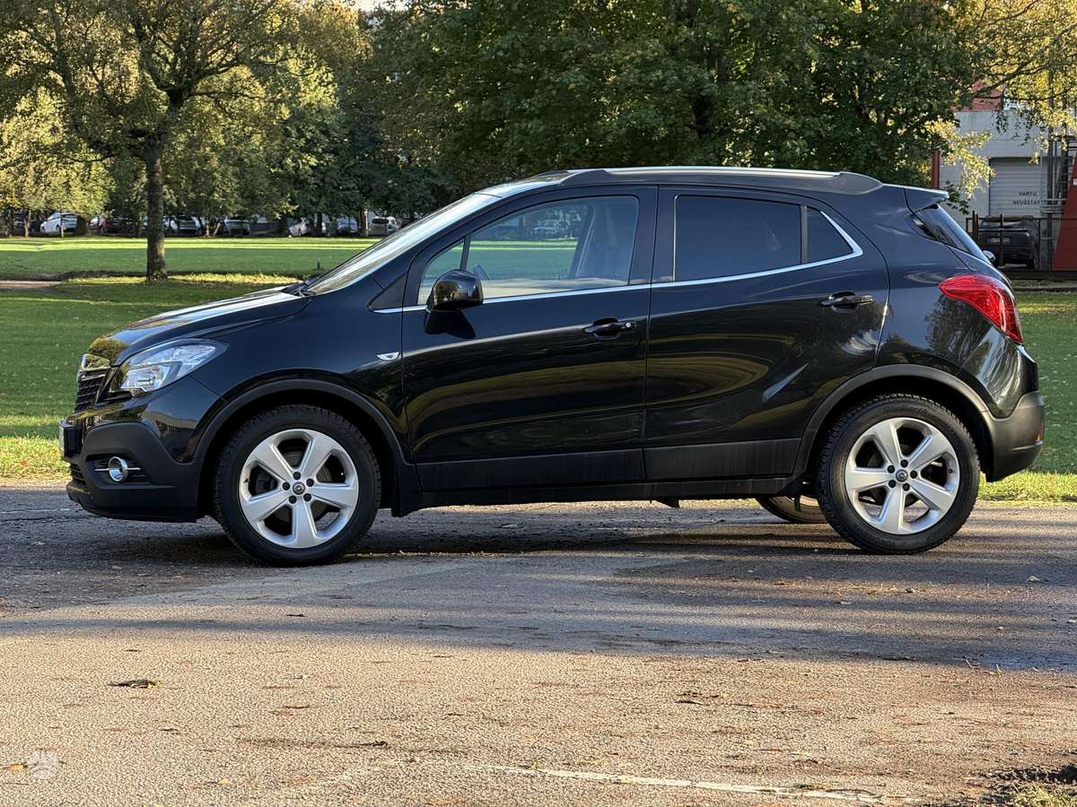 Opel Mokka 2015 — rear view
