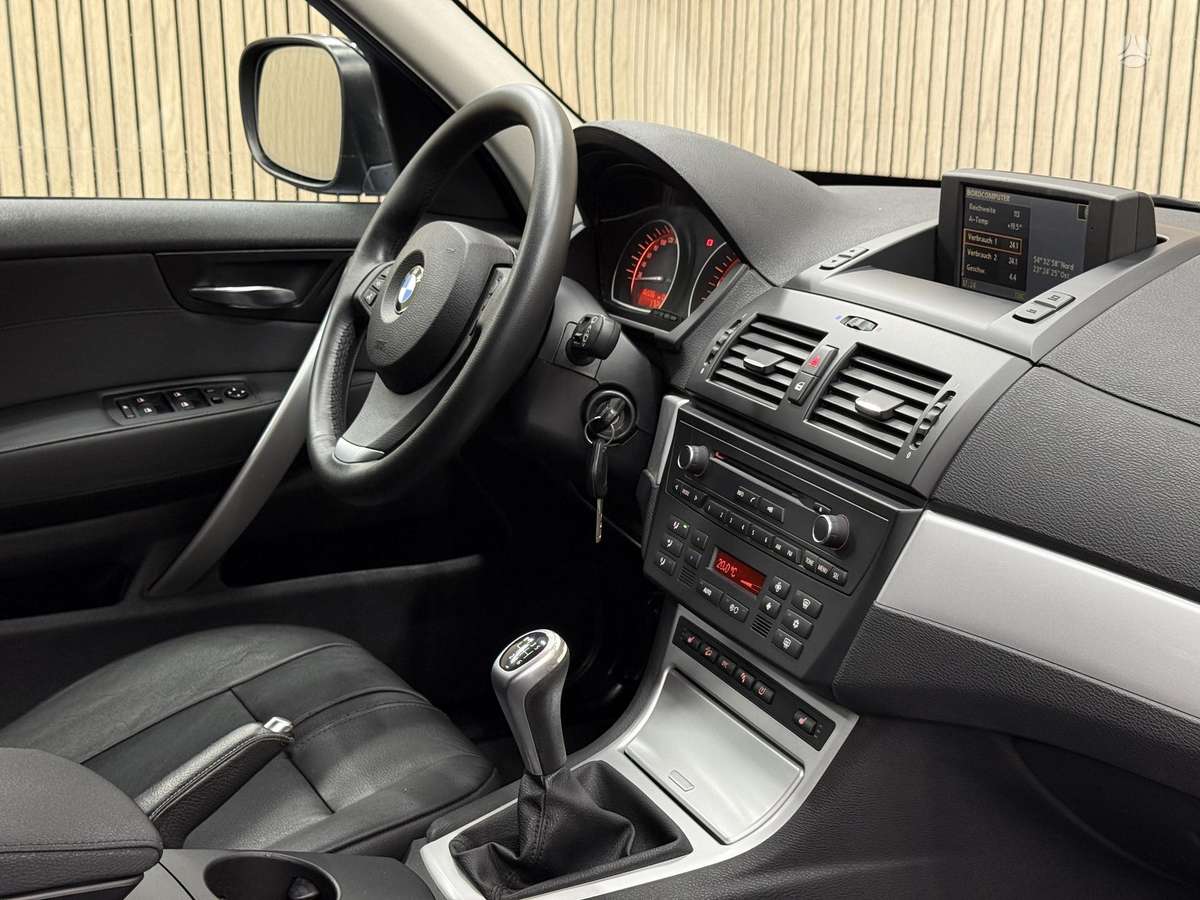 BMW X3 2010 — photo 20