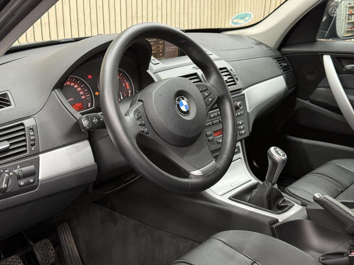 BMW X3 2010 — photo 22