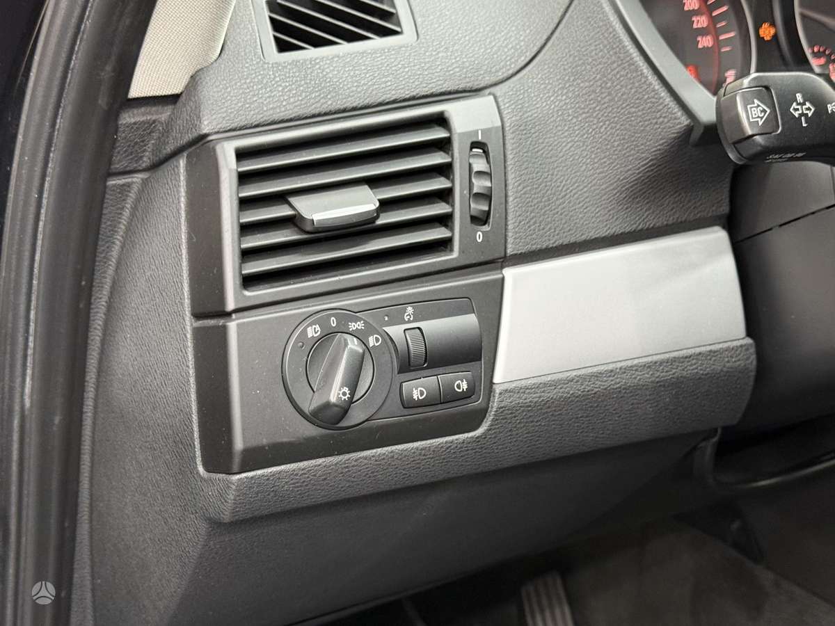 BMW X3 2010 — photo 24