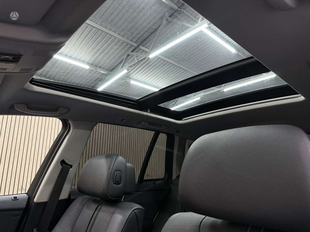 BMW X3 2010 — interior