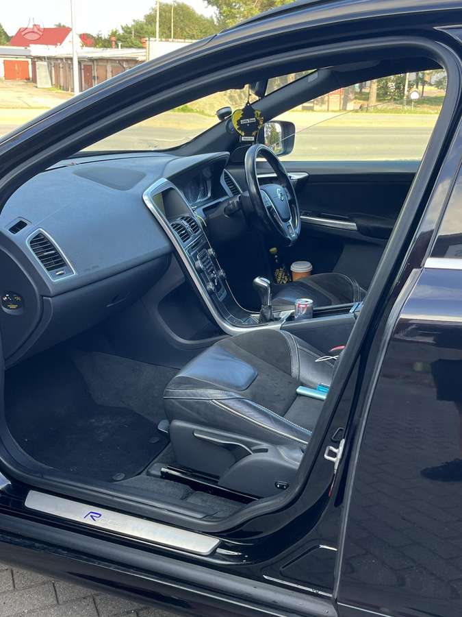 Volvo XC60 2015 — photo 15