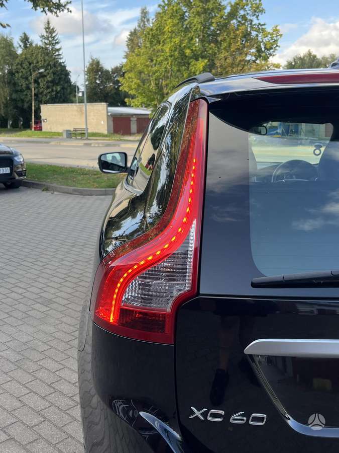 Volvo XC60 2015 — photo 17