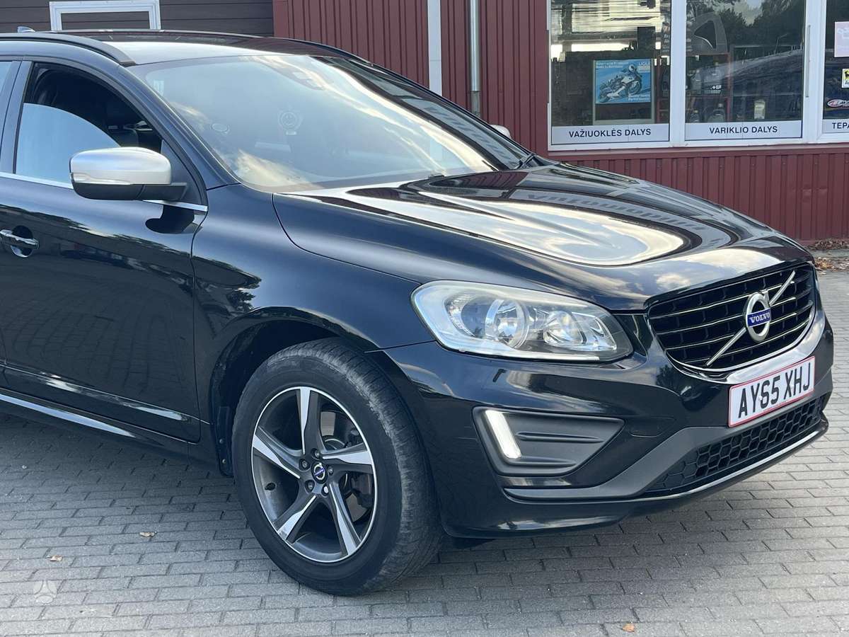 Volvo XC60 2015 — rear view