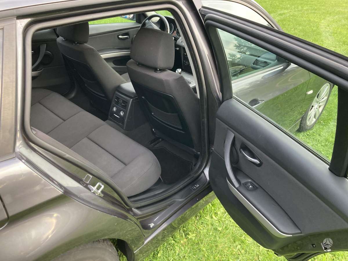 BMW 318 2006 — photo 11