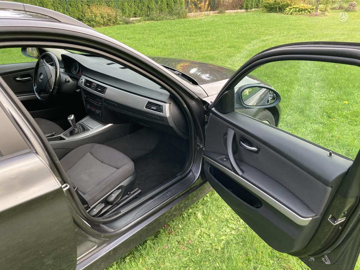 BMW 318 2006 — photo 9