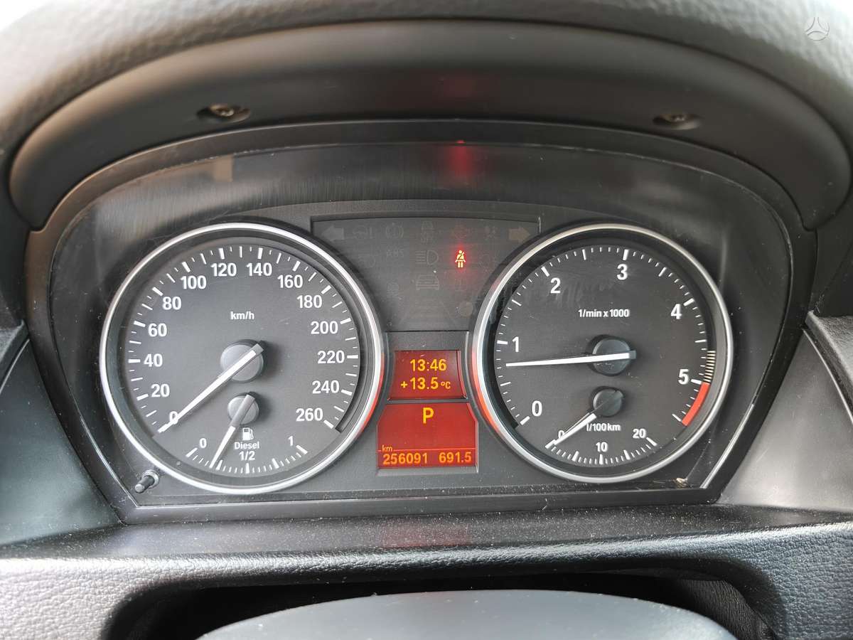 BMW X1 2013 — фото 17