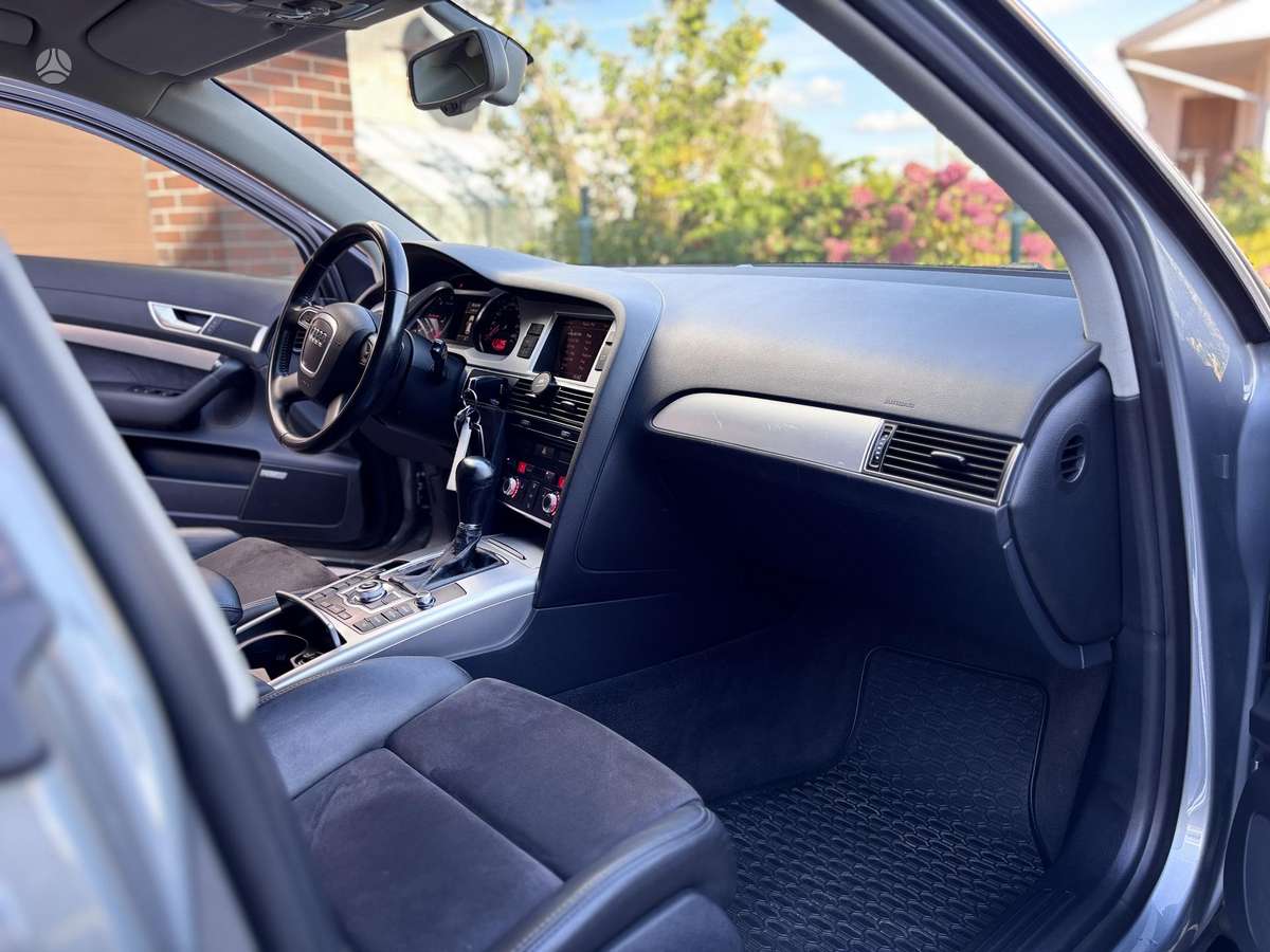 Audi A6 2011 — photo 13