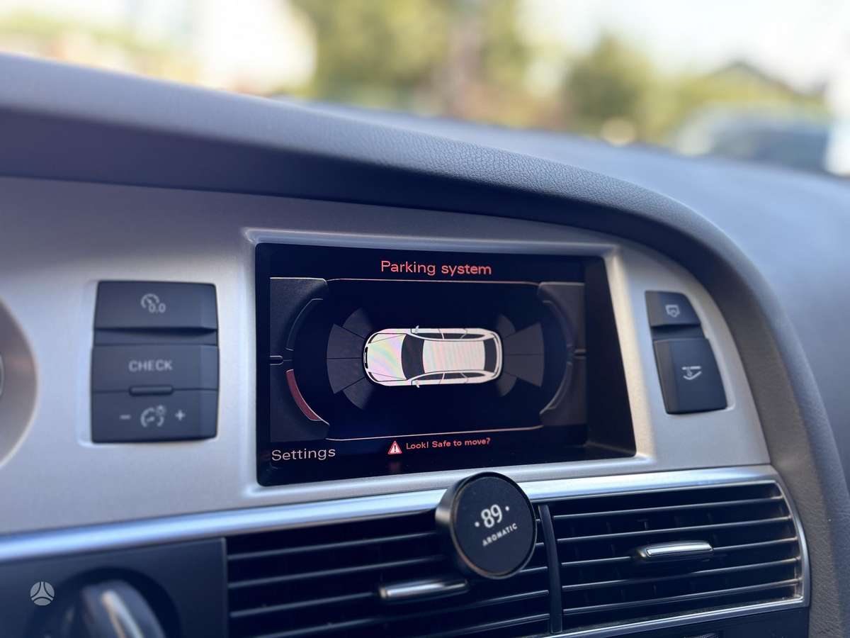 Audi A6 2011 — photo 22