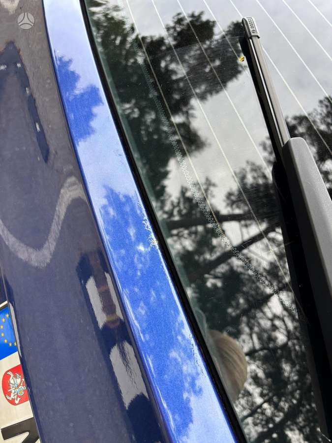 BMW 318 2010 — photo 10