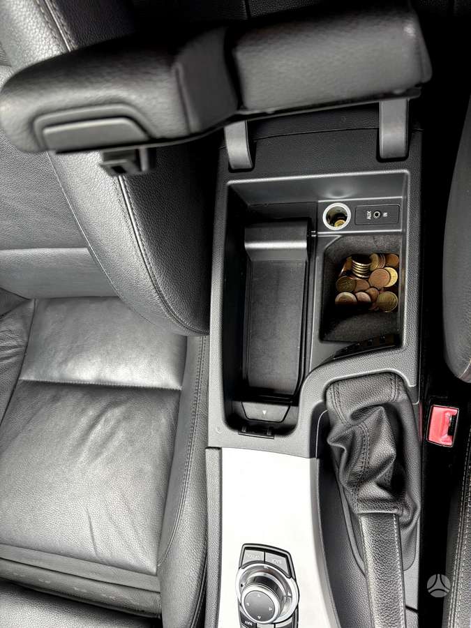 BMW 318 2010 — photo 20