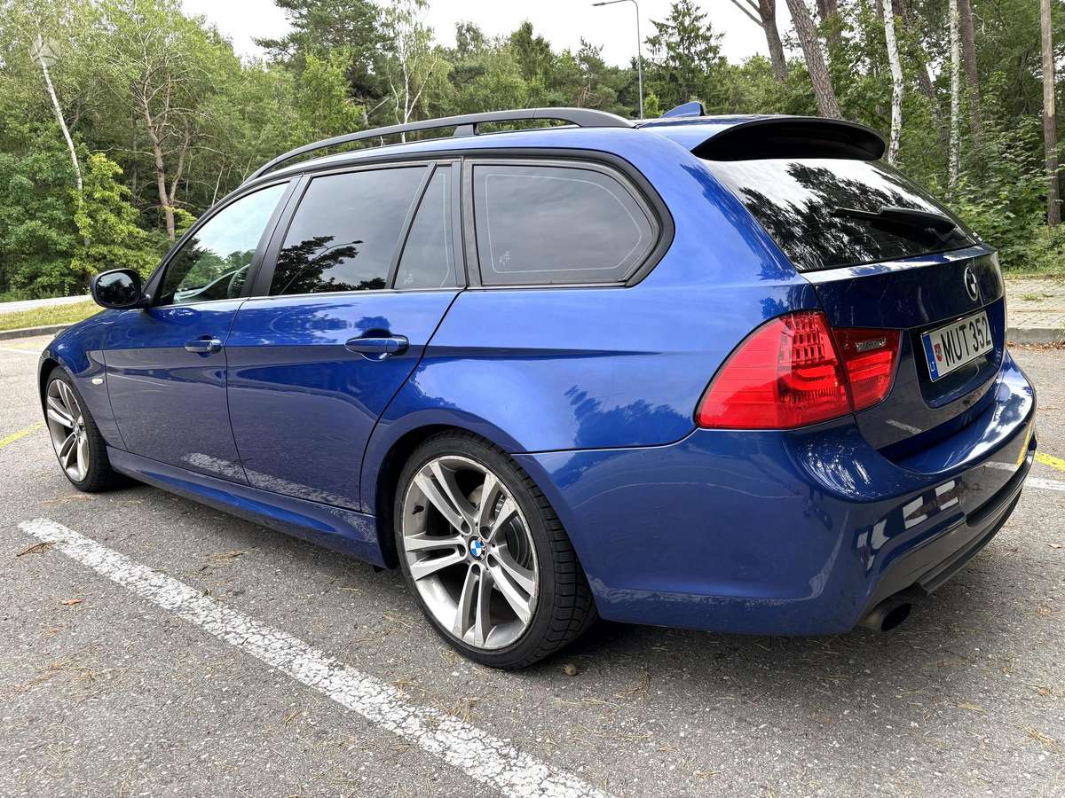 BMW 318 2010 — photo 7