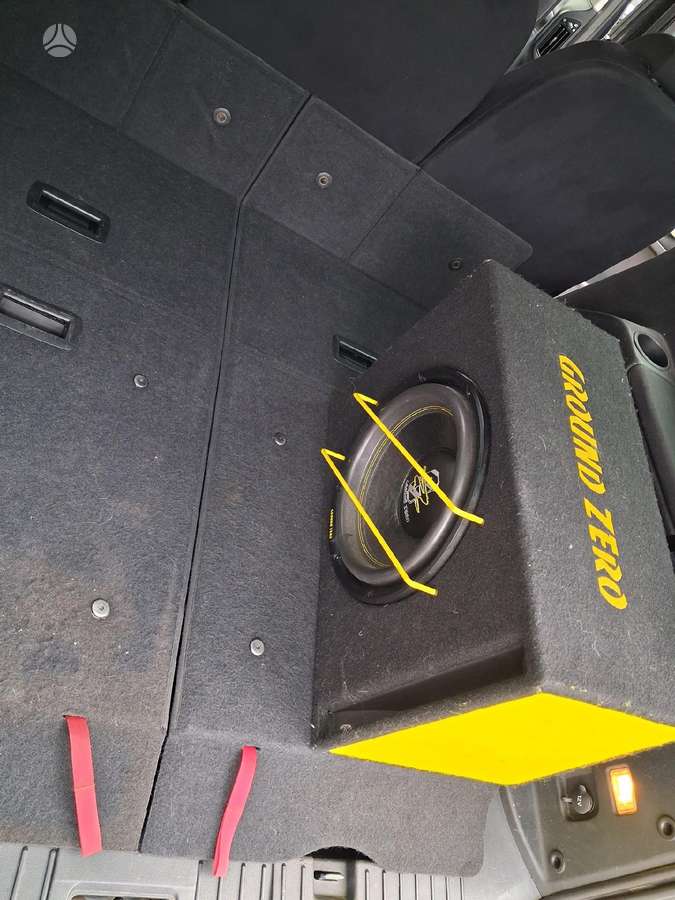 Ford Galaxy 2011 — photo 13
